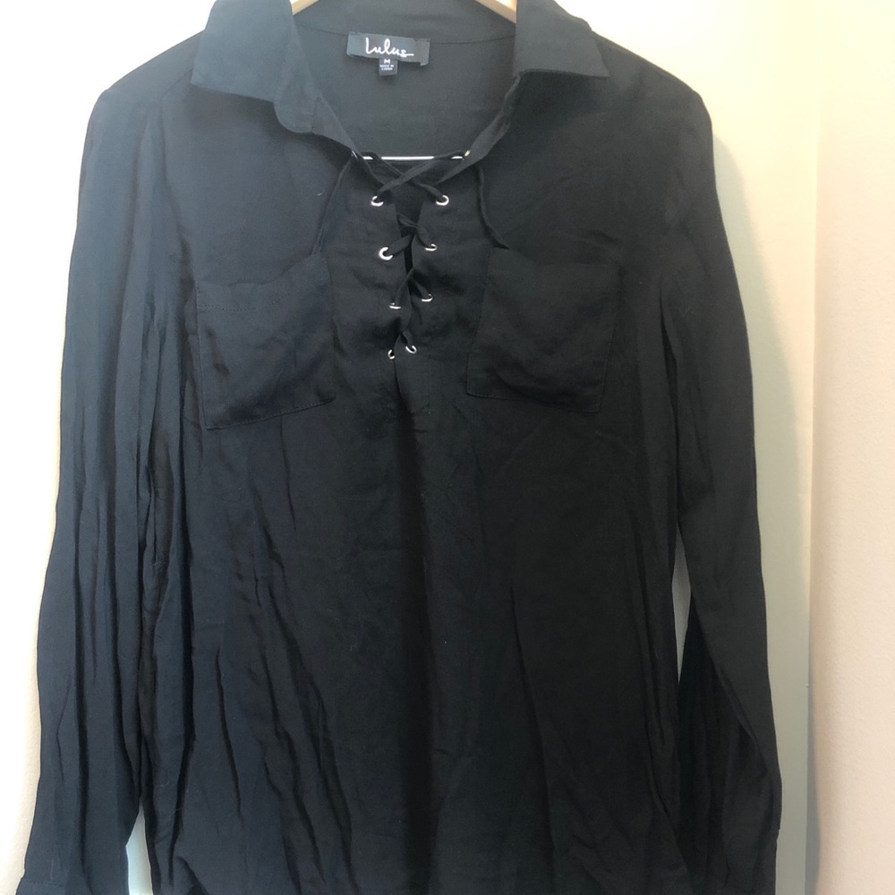 Lulu’s black tie-front top